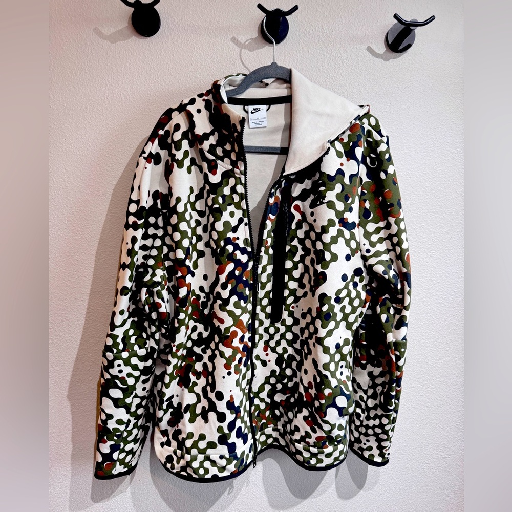Men’s Nike Camo Tech Fleece Sizs Xl